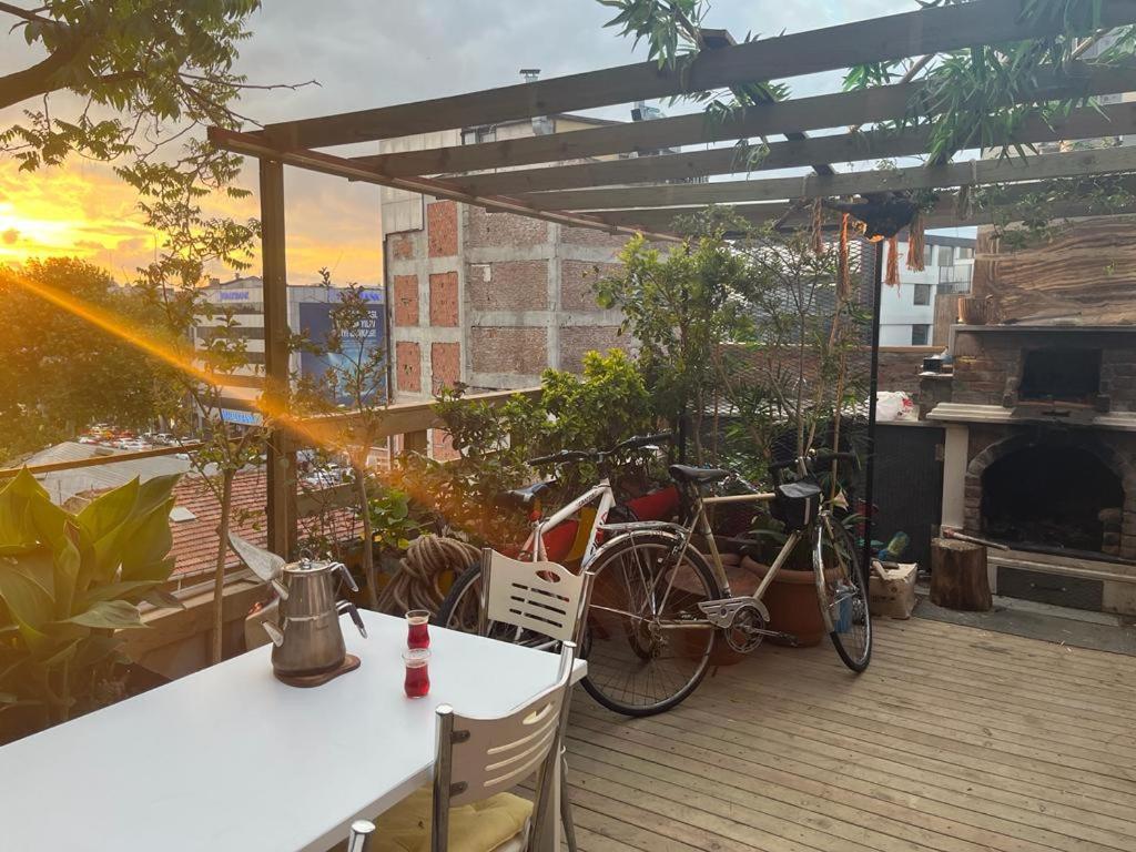 Central Apartment Kadikoy Terrace Bbq Close 2 Block Ferry Bull Metro Nighlife Istanbul Exterior foto